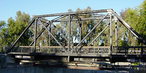 Truss bridges